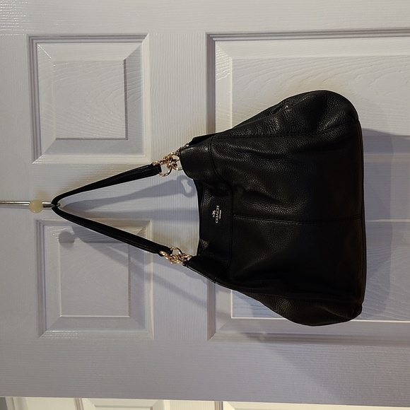 COACH Bags Shoulders bag in soft pebbles leather in black gold hardware zip - Picture 1 of 9